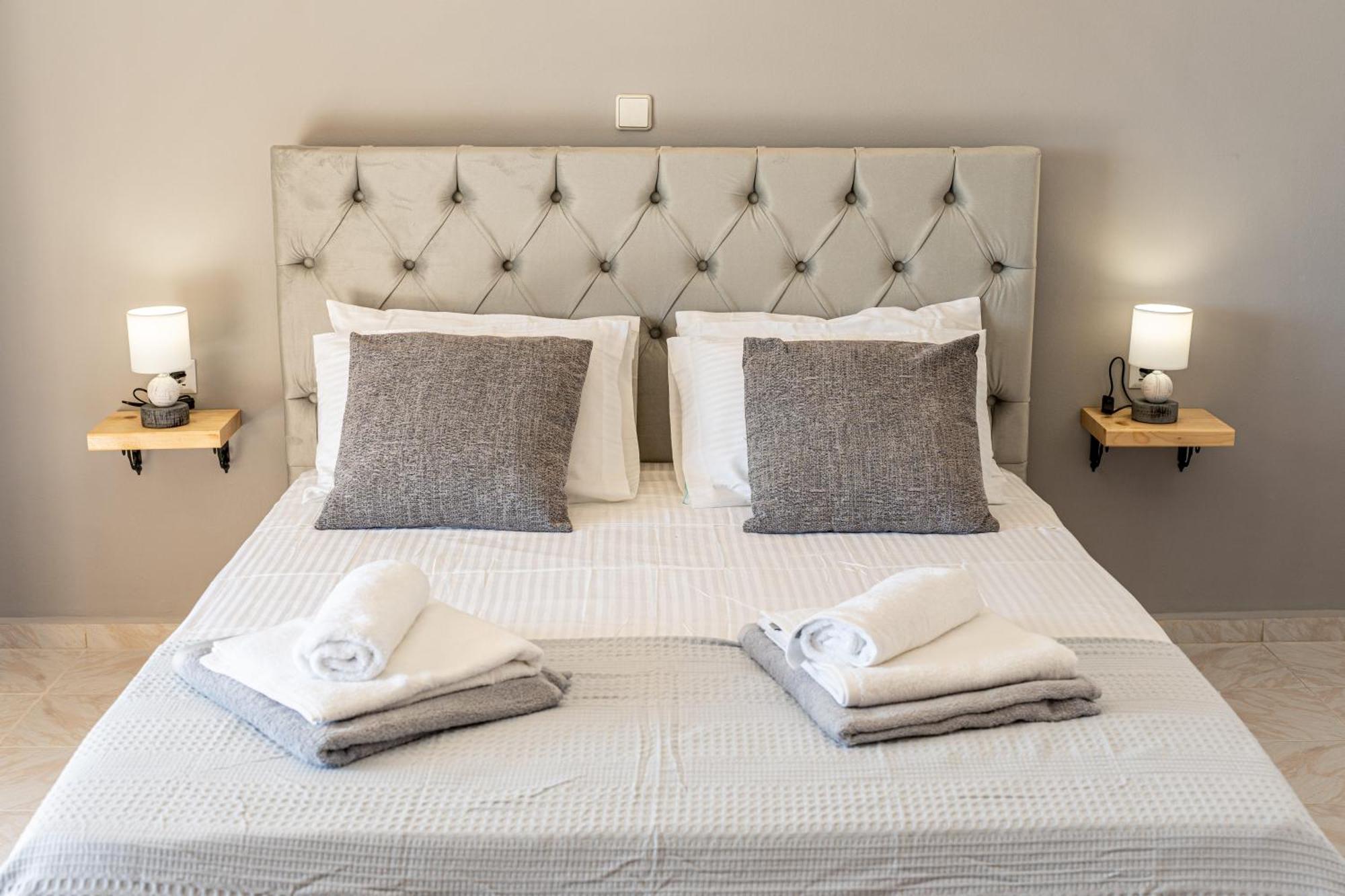 Southbank Seafront Apartments Κατελειός Εξωτερικό φωτογραφία
